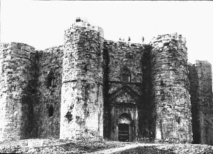 Castel del Monte, von Osten