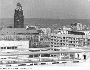 Blick zum Rathausturm