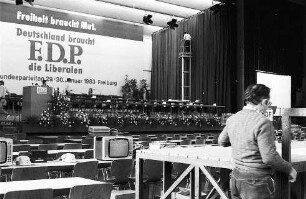 Freiburg im Breisgau: Vorbereitungen für den Bundesparteitag der FDP in der Stadthalle