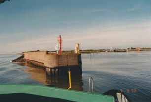 Hafen Langeoog mit Pegel