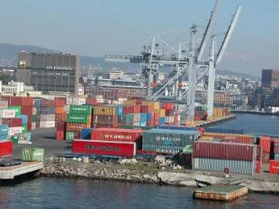 Oslo - Containerhafen : Containerhafen. Aufgenommen in Oslo im September 2004