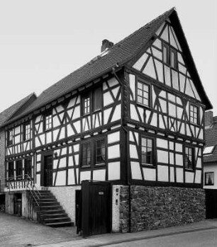 Liederbach, Schulstraße 1