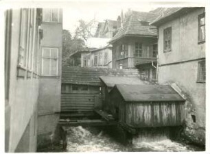 Erfurt. Stadtteilansicht mit Gera-Wehr
