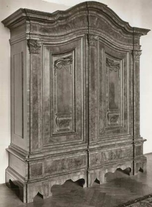Kleiderschrank