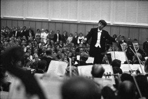 Gastspiel des Staatlichen Symphonieorchesters der UDSSR in Karlsruhe in der Karlsruher Stadthalle