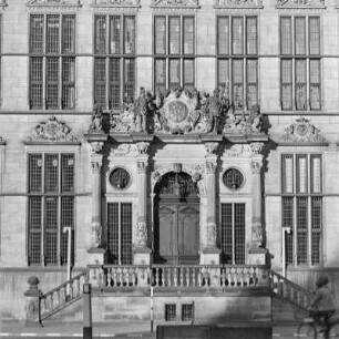 Der Schütting in Bremen, Haus der Kaufmannsgilde, Hauptportal