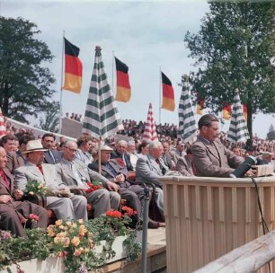 Markkleeberg. Eröffnung : Markkleeberg, agra Landwirtschaftsausstellung, Eröffnungsveranstaltung, Juni 1954
