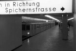 Berlin: U-Bahnhof Kurfürstendamm