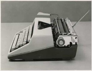 Kleinschreibmaschine "Olympia SM7" der Olympia-Werke