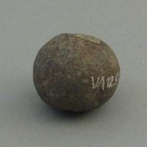 Stone bola