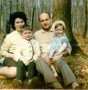 Dieter Hildebrand mit Frau und Kindern