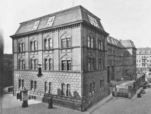 Dresden. Gebäude der ehemaligen Technischen Bildungsanstalt, Antonsplatz