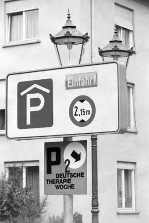 Spende von Schinkel-Leuchten für den Friedrichsplatz durch Geschäftsanlieger am Friedrichsplatz