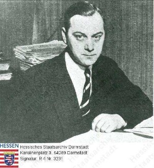 Rosenberg, Alfred (1893-1946) / Porträt, an Schreibtisch sitzend, Halbfigur