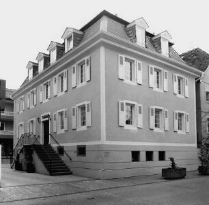 Ehemaliges evangelisches Pfarrhaus; Bad König, Elisabethenstraße 10