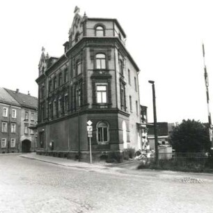 Colditz, Bahnhofstraße 19. Wohn- und Geschäftshaus (um 1890). Straßenansicht