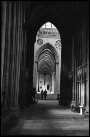 Bayeux: Kathedrale, innen, Seitenschiff