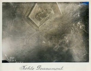 Foto der Kehle des Forts Douaumont (Luftbild)