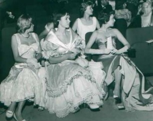IFF 1958. Kongresshalle. Diana Ingro (Argentinien), Olga Zubarry (Argentinien), Helle Virkner dahinter Annemarie Düringer