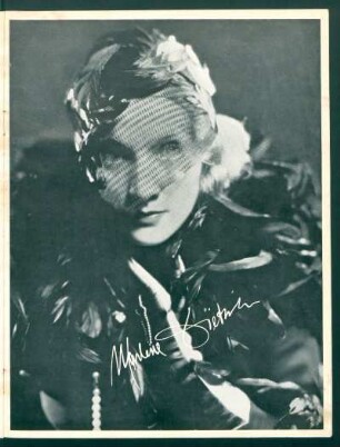 Marlene Dietrich - [Fotografía con la firma de la actriz]
