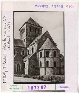 Lessay: Ehemalige Abteikirche, von Südosten, Zustand 1963