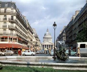 Place Edmond-Rostand