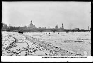 Dresden, die vereiste Elbe 1929, Blick auf Dresden-Altstadt