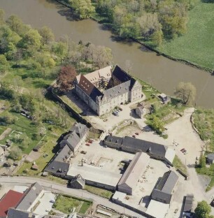 Trebsen. Schloß. Blick über die Mulde. Luftbild-Schrägaufnahme von Südwesten