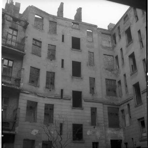 Negativ: Ruine, Ebersstraße 44, 1953