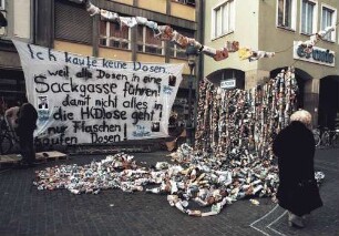 Freiburg im Breisgau: Protestaktion gegen Dosen