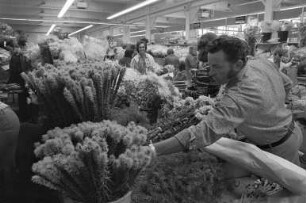 Blumenmarkt beim Großmarkt am Weinweg