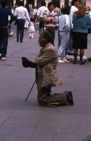 Straßenbettler im Zentrum von Lima, Peru