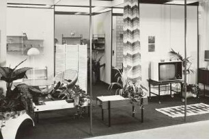 Ausstellungskoje mit Kleinmöbeln verschiedener Hersteller