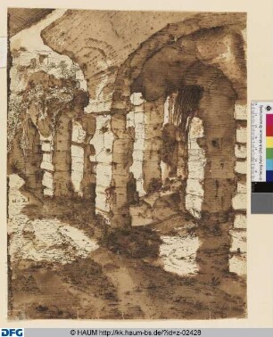 Bewachsene Ruine eines Gewölbes