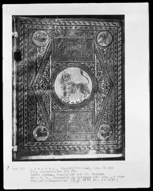 Codex Aureus von Sankt Emmeram (aus der Hofschule Karls des Kahlen) — Der Markuslöwe umgeben vom Tetramorph, Folio 16verso