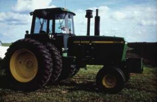 Fotografie: Traktor, Standardtraktor, Zwillingsreifen