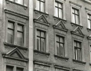 Görlitz, Brautwiesenstraße 14. Wohnhaus (um 1898). Obergeschoßfenster