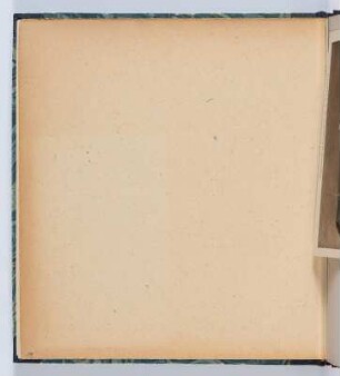 Sammelalbum mit Visitfotos des Bayreuther Festspielhauses und Künstlerpostkarten von Mitwirkenden der Bayreuther Bühnen-Festspiele : Albumseite (vakat)