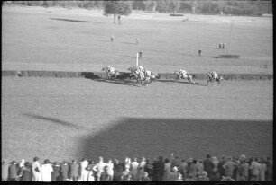 Hoppegarten: [Perderennen] nach dem Start