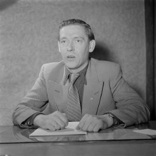 Porträtaufnahmen von Hans-Joachim Laabs, Staatssekretär des Ministeriums für Volksbildung der DDR : Porträt von Hans-Joachim Laabs