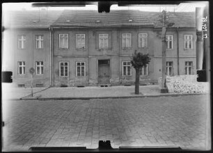 Neuruppin, Virchowstraße. Wohnhaus. Straßenfront