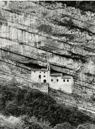 Verwegener Bau einer Kapelle bei Rovereto