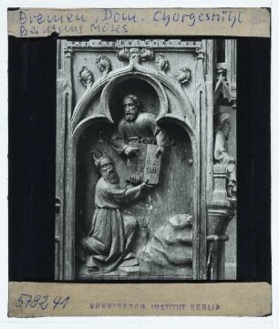Bremen, Dom,Bremen, Dom, Chorgestühl : 3. niedrige Wange mit Petrus