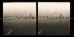 Blick vom Dampfer über den Rhein zur Kaiserbrücke, Mainz