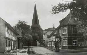 Pfarrkirche St. Georg-Marien : Ortsansicht mit Turm der Pfarrkirche St. Georg-Marien