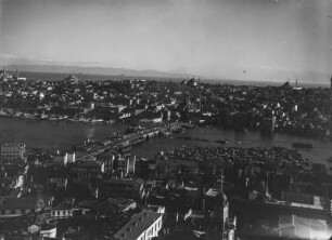 Istanbul : Blick vom Galataturm auf Istanbul und die Galatabrücke.