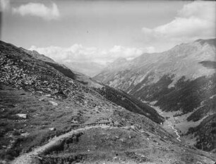 Talblick : Gegen den Alpenhauptkamm ziehendes Seitental des Rhonetals