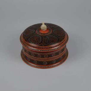 Dose zum Aufbewahren von Spielsteinen (chaupad)