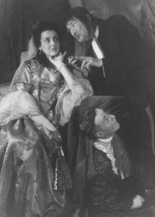 Die Schauspieler Jutta von Oppermann, Willy Maertens und Wolf von Beneckendorff in der Komödie "Tartuffe oder Der Betrüger" 1946 im Thalia Theater Hamburg