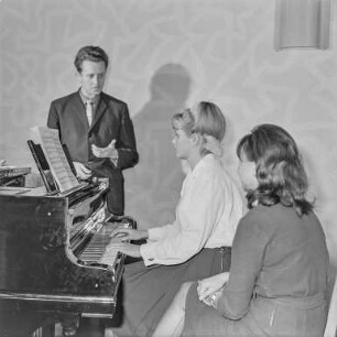 Musikunterricht SPI : Bautzen. Sorbisches Institut für Lehrerbildung, Friedrich-List-Straße. Musikunterricht